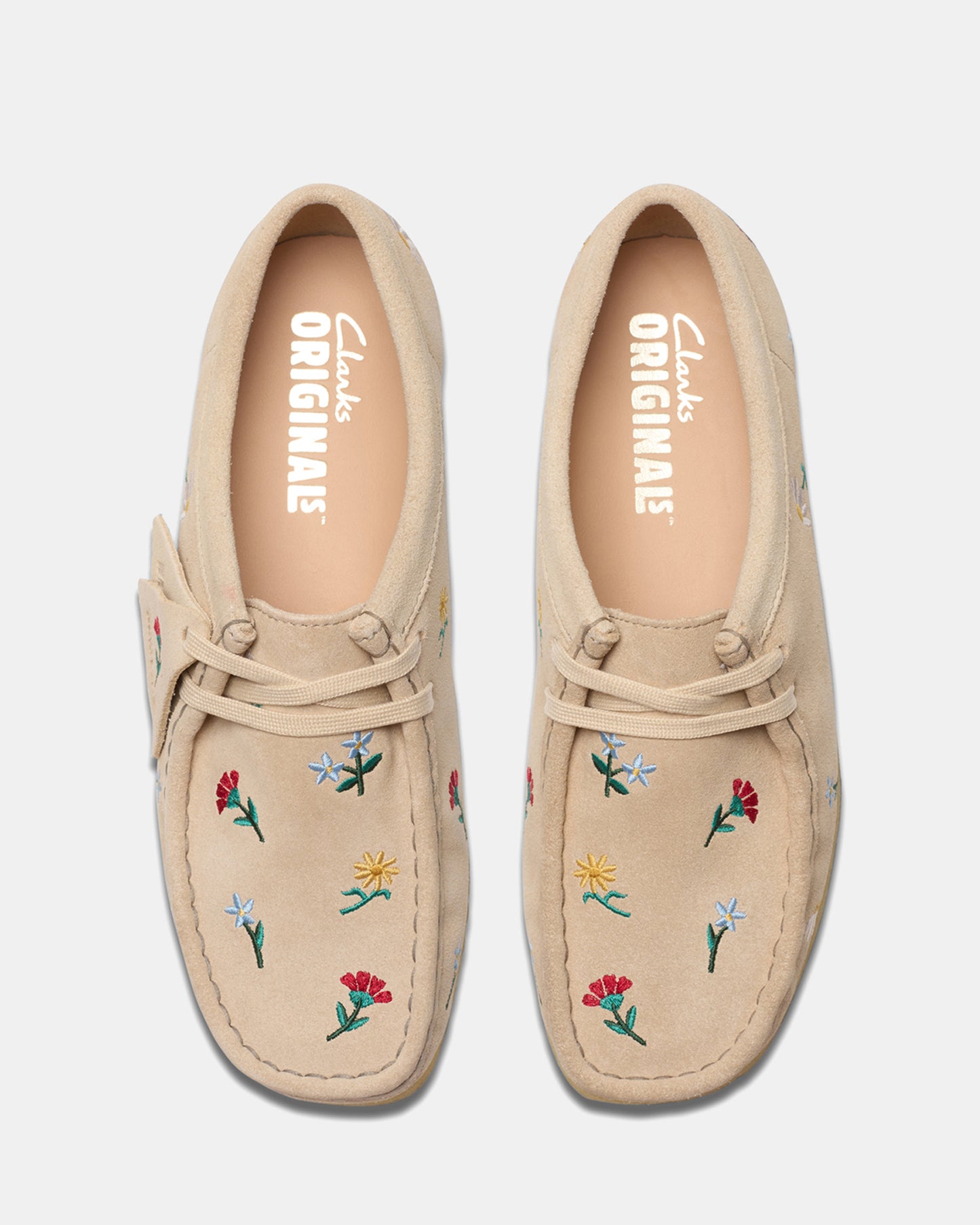 Wallabee. (w) Taupe Emboss